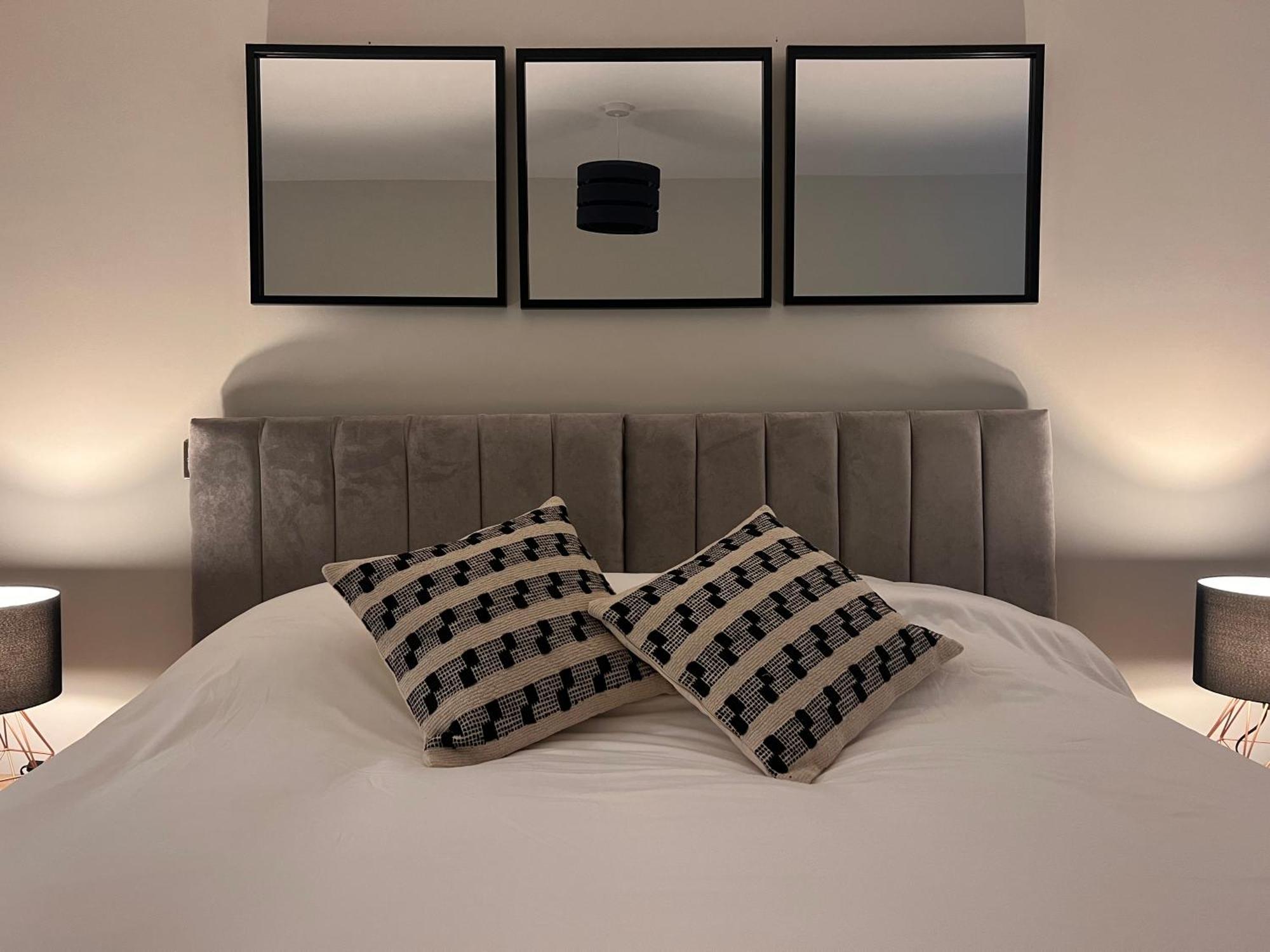 Modern Apartment - Bhx Nec - Free Secure Gated Parking โซลิฮัล ภายนอก รูปภาพ