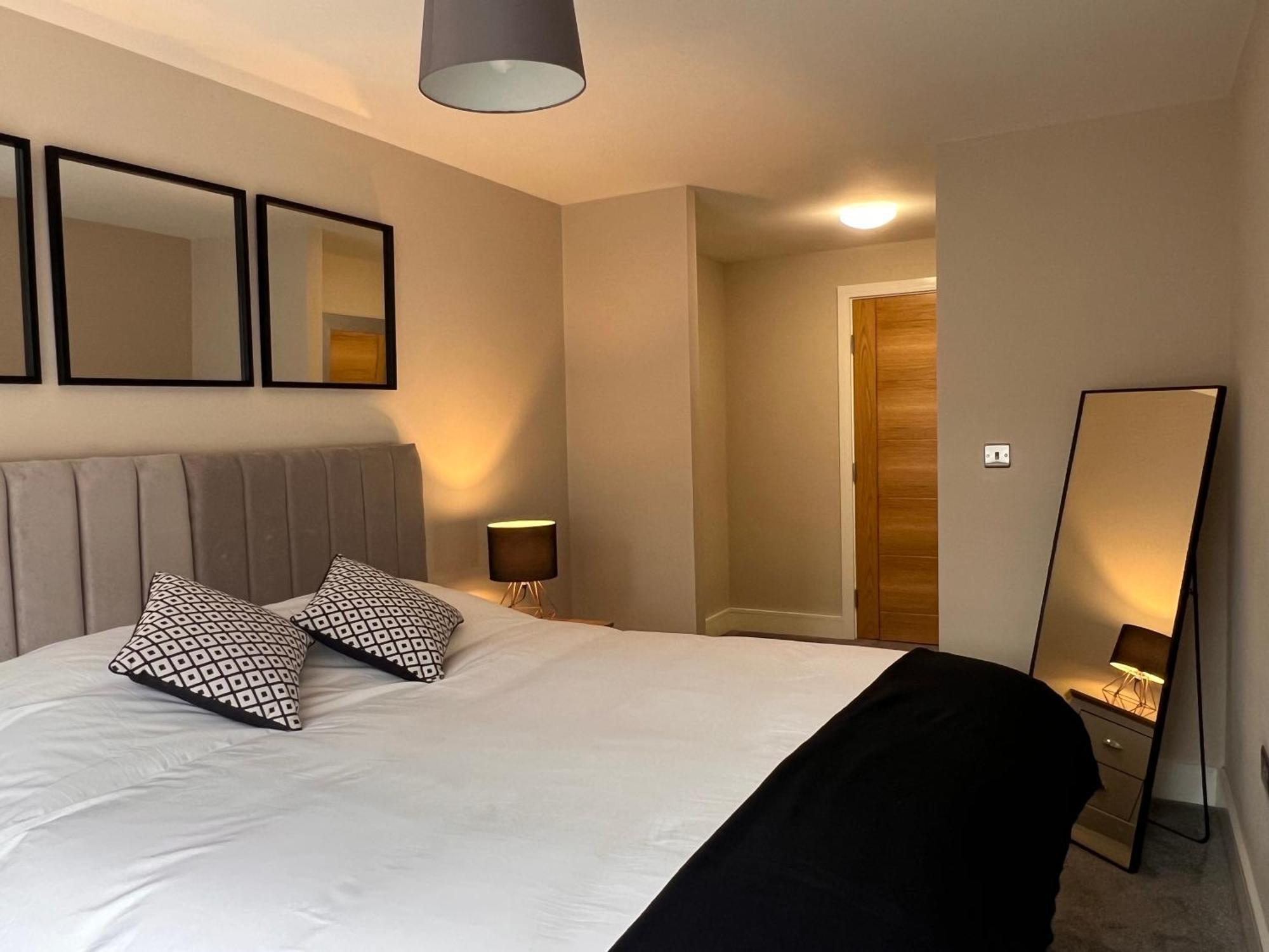Modern Apartment - Bhx Nec - Free Secure Gated Parking โซลิฮัล ภายนอก รูปภาพ