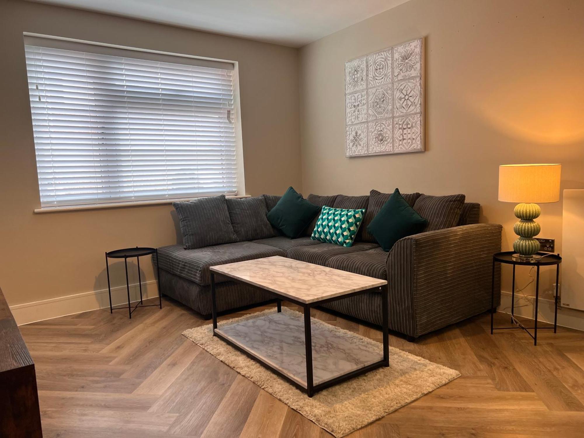 Modern Apartment - Bhx Nec - Free Secure Gated Parking โซลิฮัล ภายนอก รูปภาพ